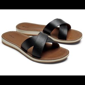 Women’s OkuKai Sandals - New With Tags